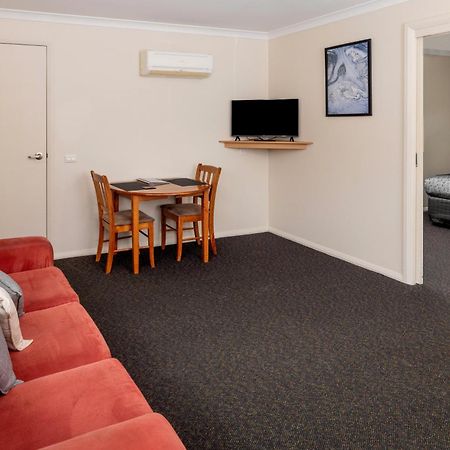 Отель Big4 Hobart Airport Tourist Park Cambridge Экстерьер фото