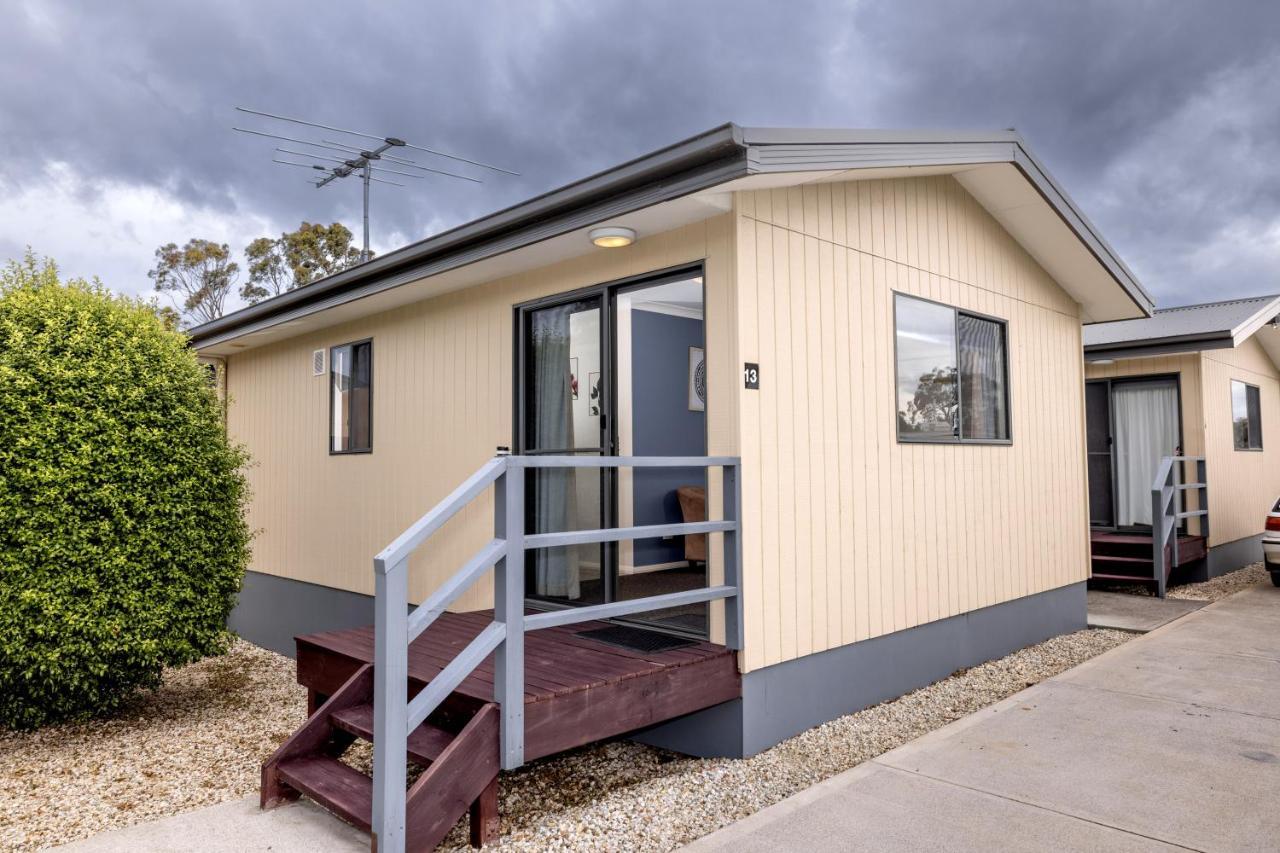 Отель Big4 Hobart Airport Tourist Park Cambridge Экстерьер фото