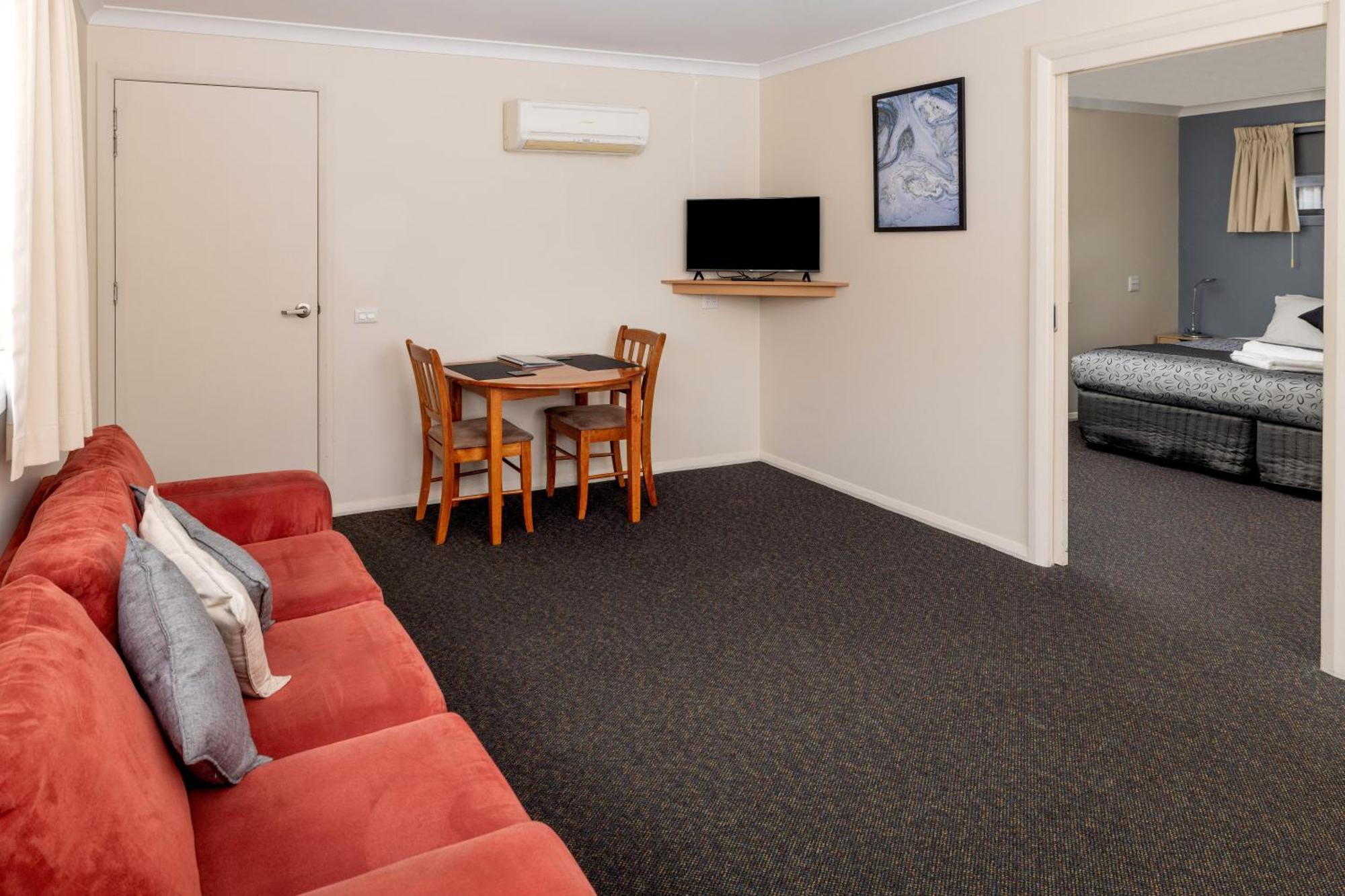 Отель Big4 Hobart Airport Tourist Park Cambridge Экстерьер фото