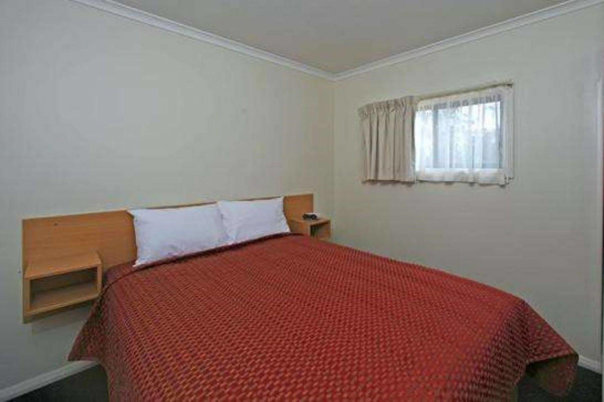 Отель Big4 Hobart Airport Tourist Park Cambridge Экстерьер фото