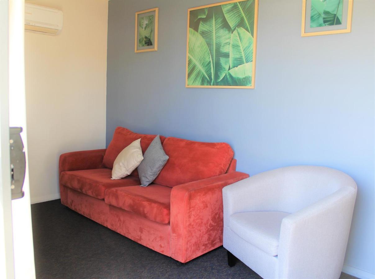 Отель Big4 Hobart Airport Tourist Park Cambridge Экстерьер фото